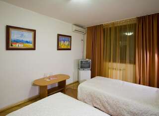 Отель Kaylaka Park Hotel Плевен Стандартный двухместный номер с 1 кроватью или 2 отдельными кроватями-4